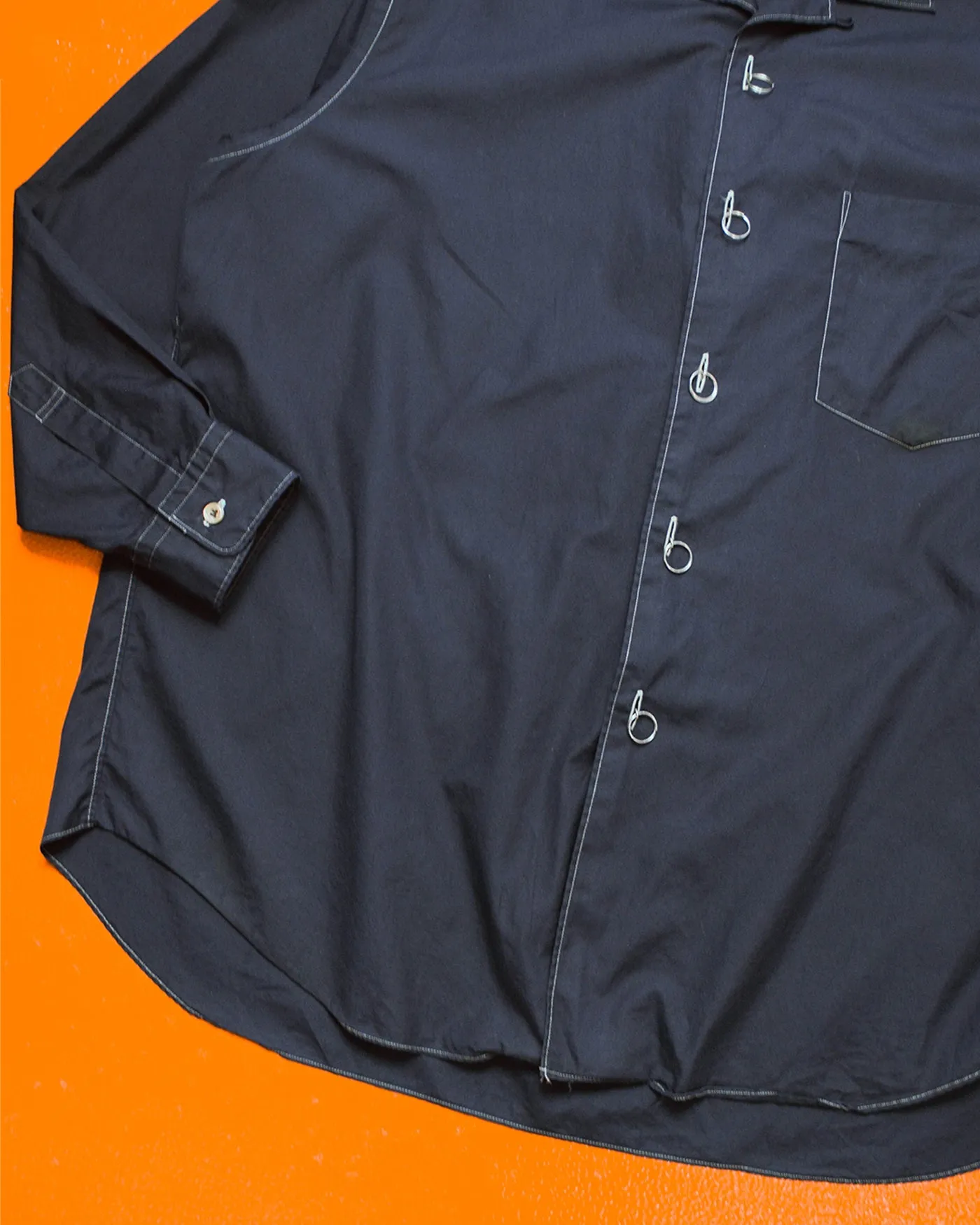 1990 Navy Metal Ring Closure Contrast Stitch Shirt (~L~)