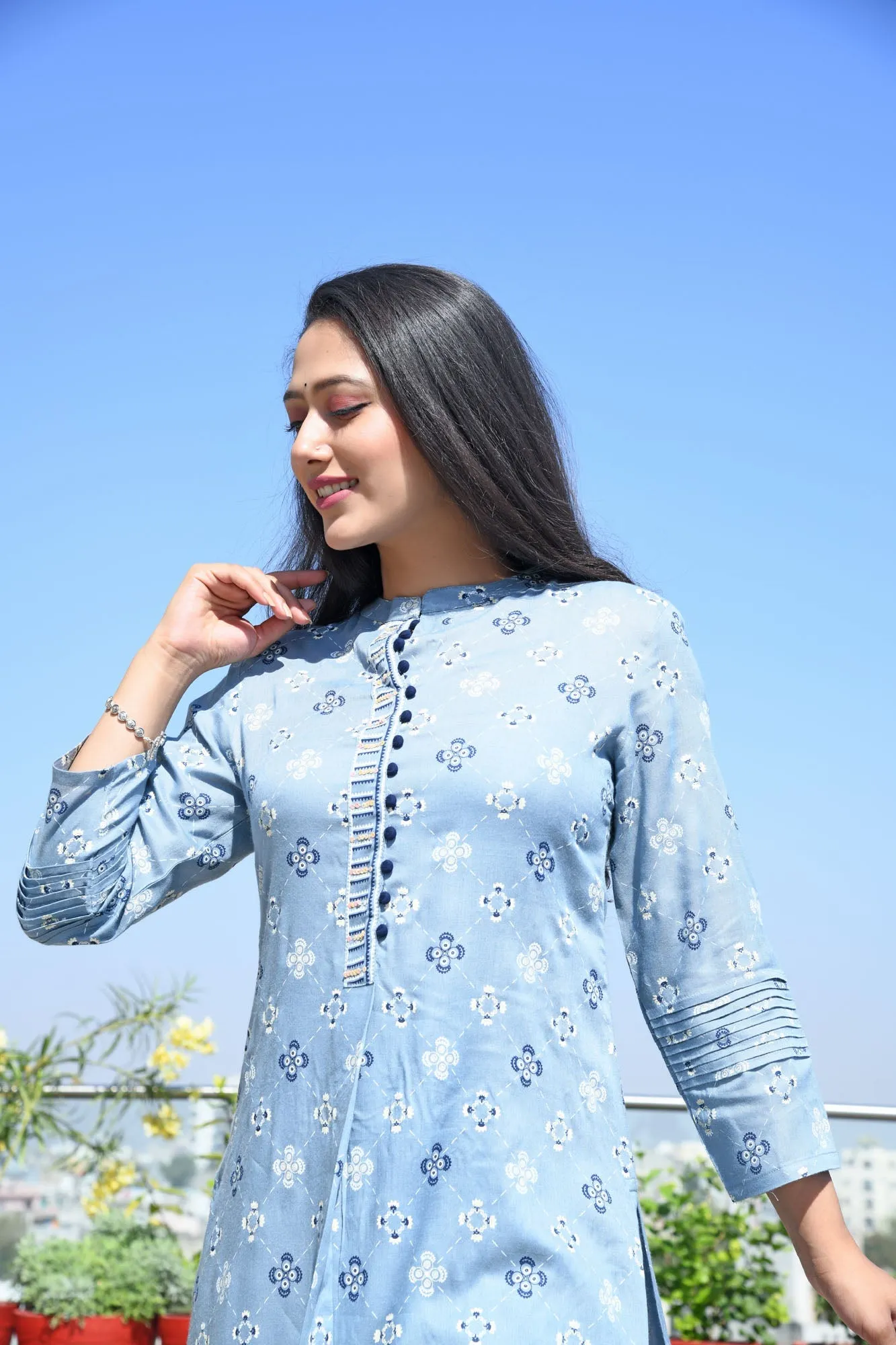 AAHELI GREY PRINTED HANDWORK KURTA WITH PANT SET