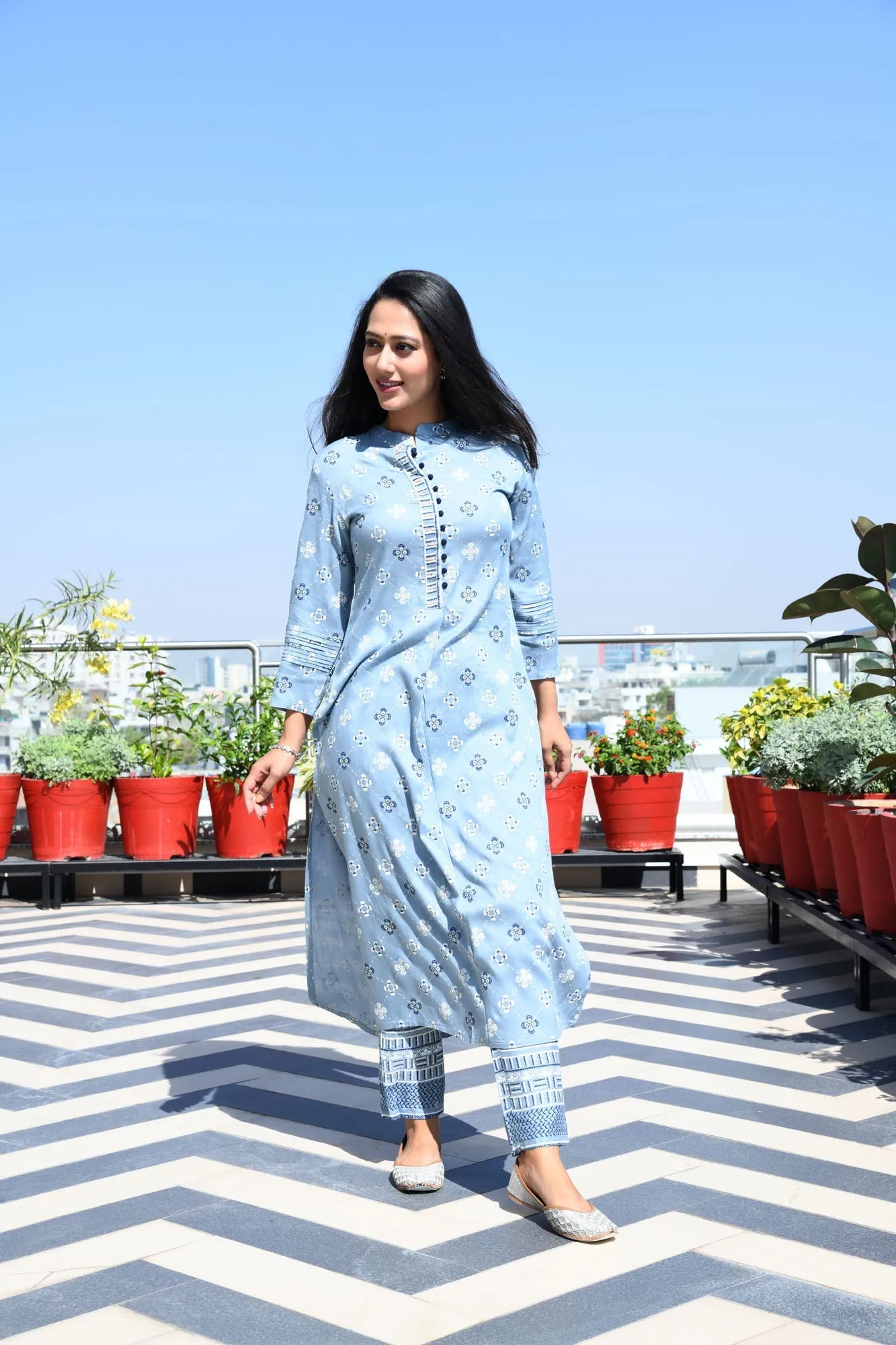 AAHELI GREY PRINTED HANDWORK KURTA WITH PANT SET