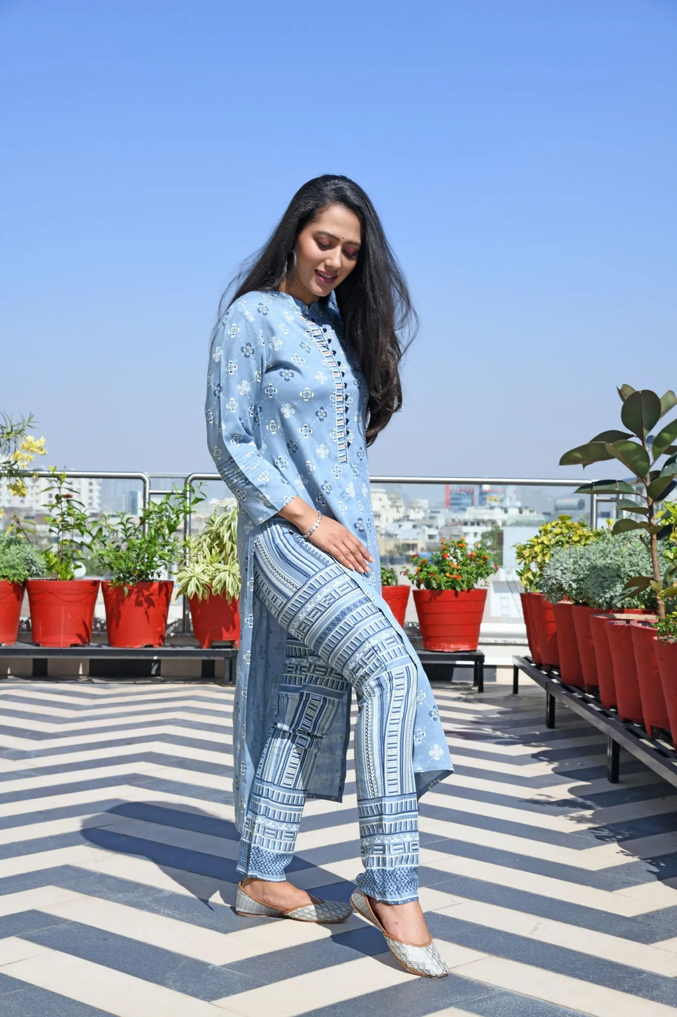 AAHELI GREY PRINTED HANDWORK KURTA WITH PANT SET
