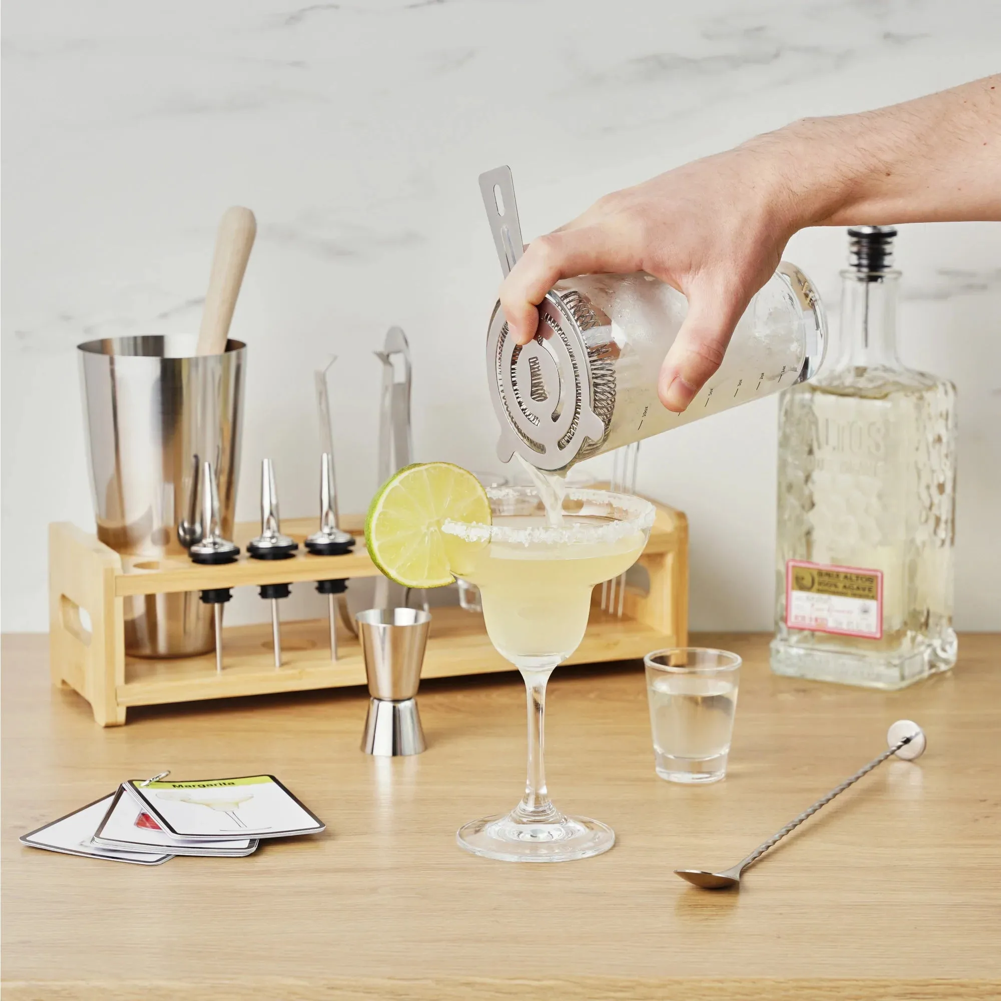 BARTENDER'S BARWARE SETS