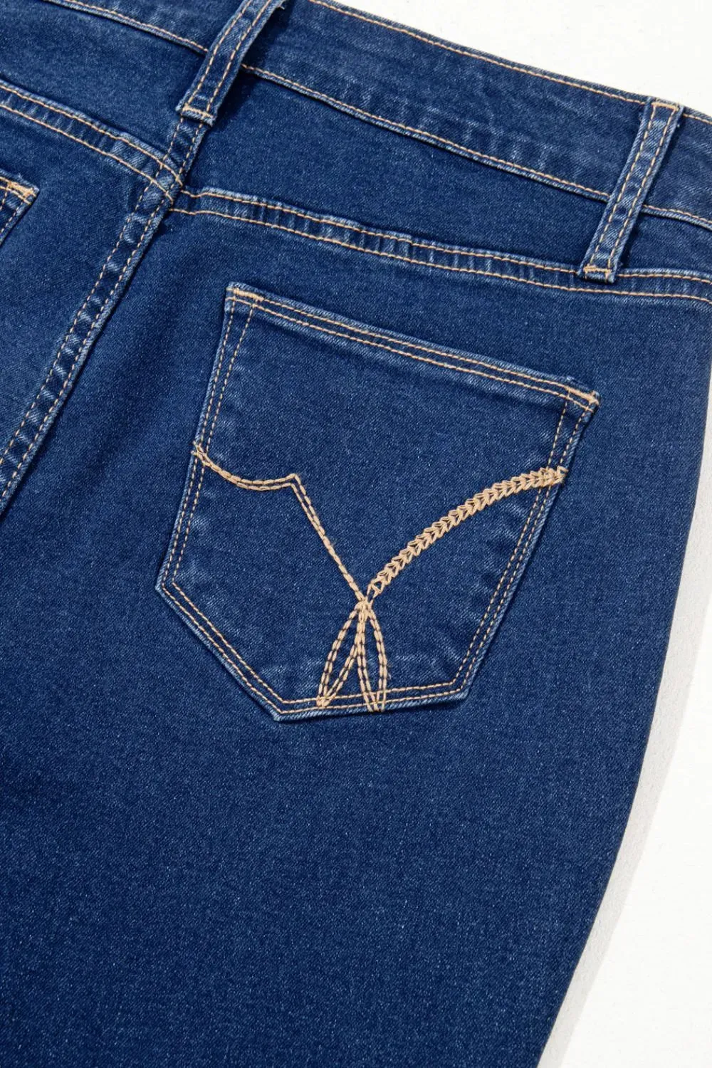 Center Seam Deep Wash Straight Jeans