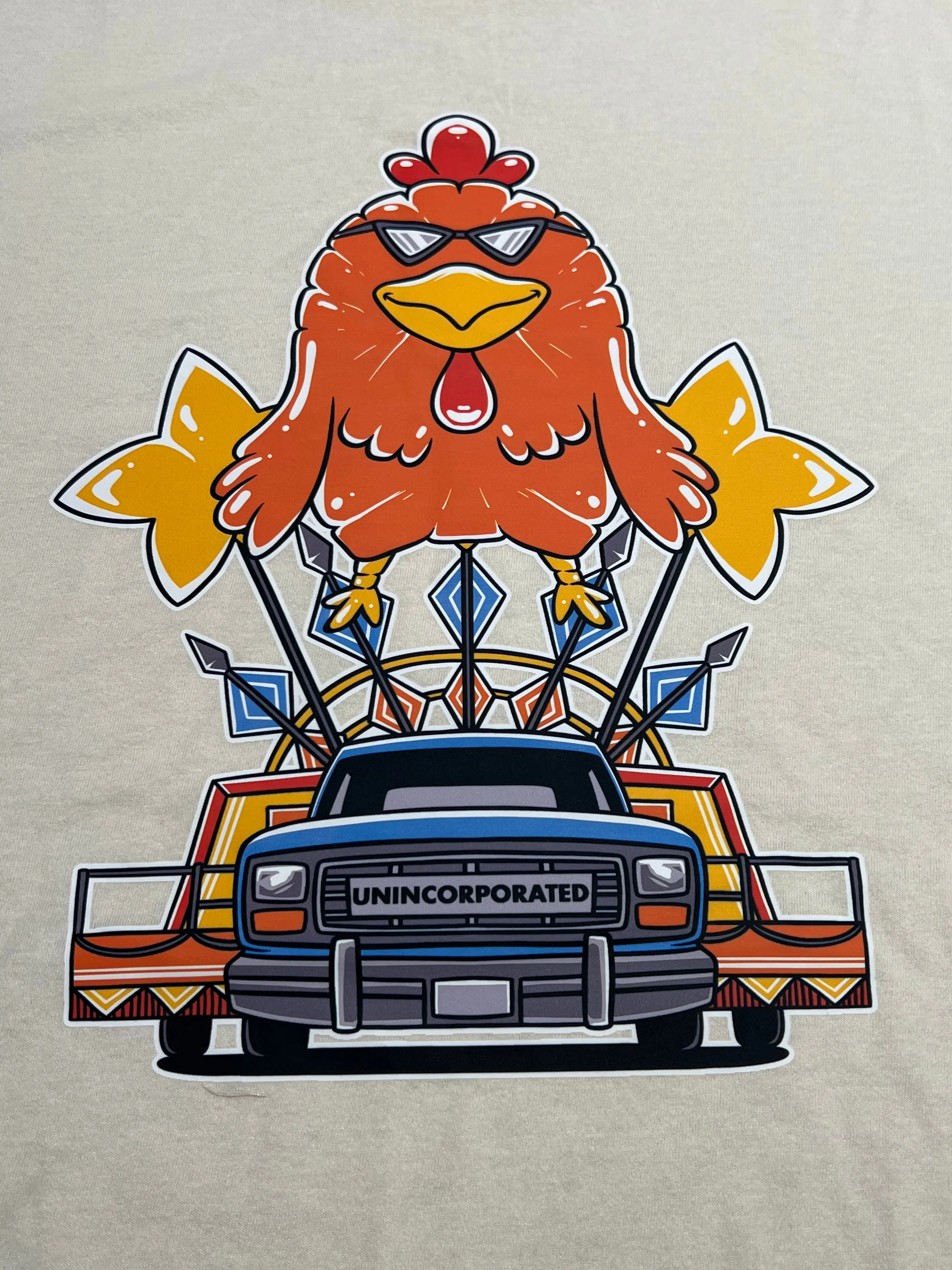 Chicken Float Graphic Tee in Natural