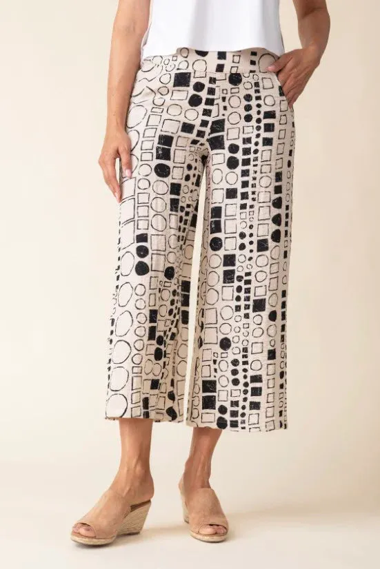Express Travel Circle Crop Pant