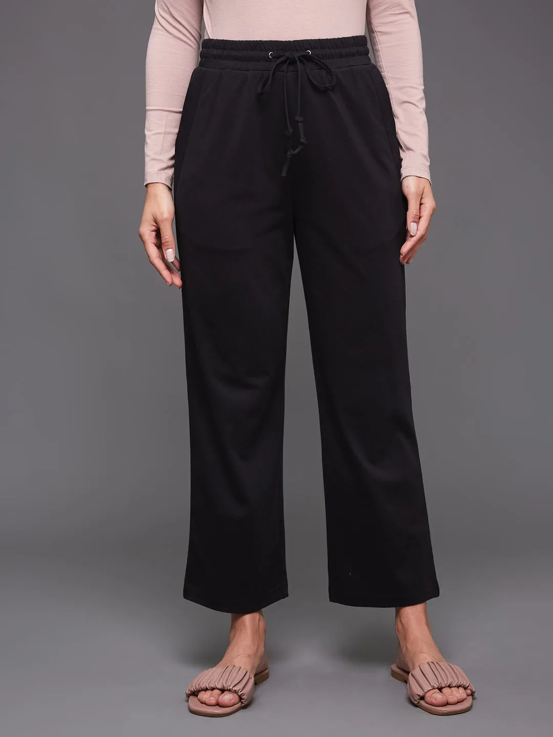 EYELET DRAWSTRING BOTTOM- BLACK