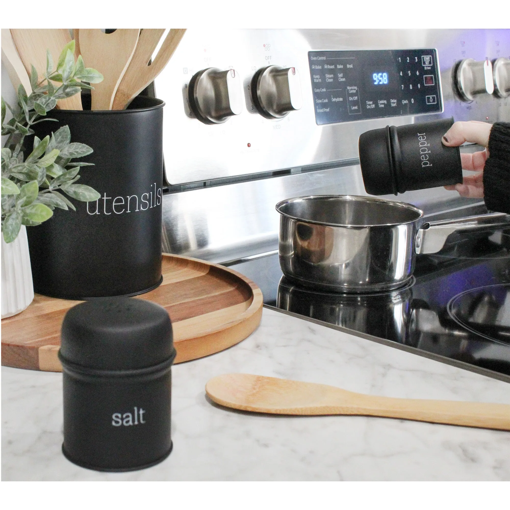 Farmhouse Salt and Pepper Shaker Set
