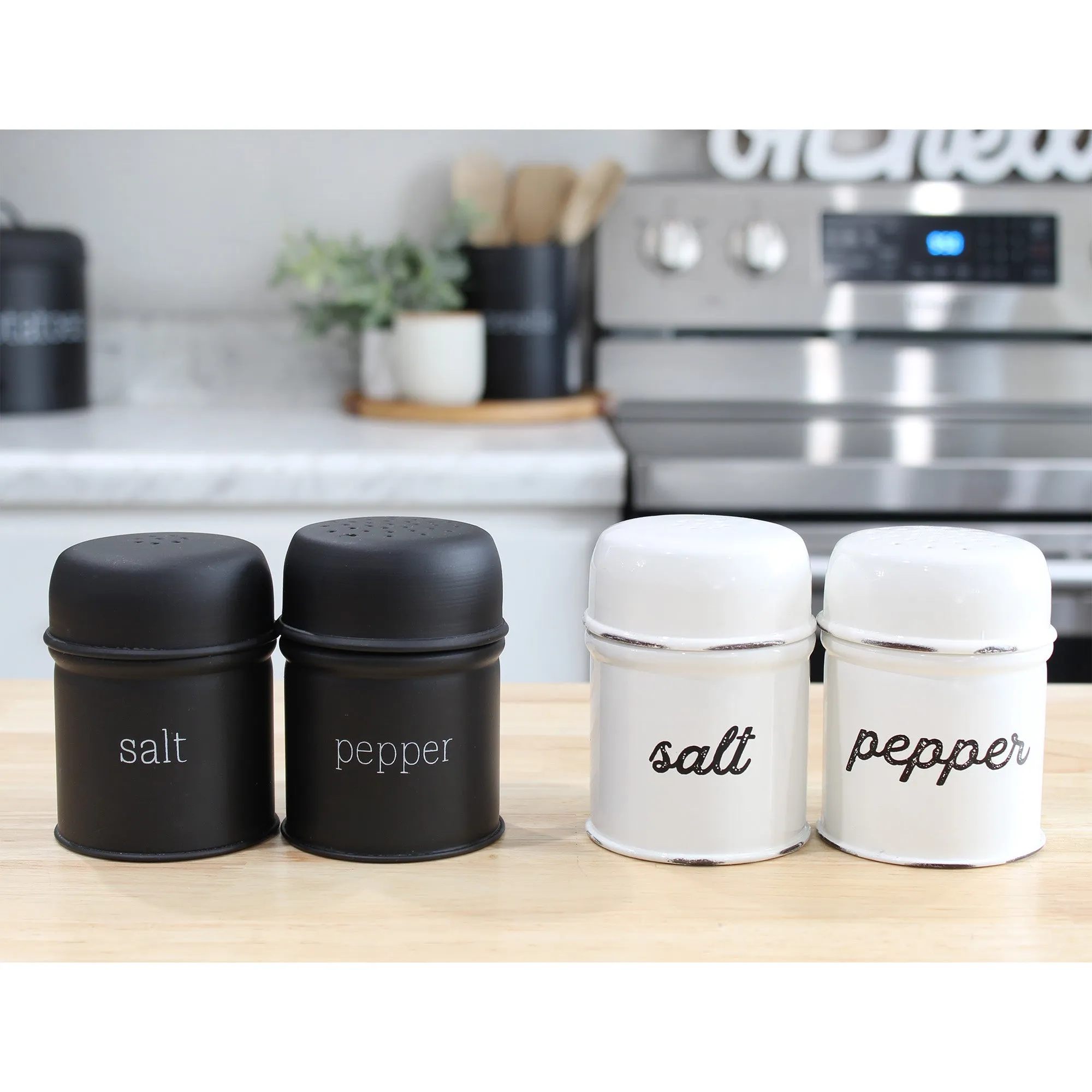 Farmhouse Salt and Pepper Shaker Set