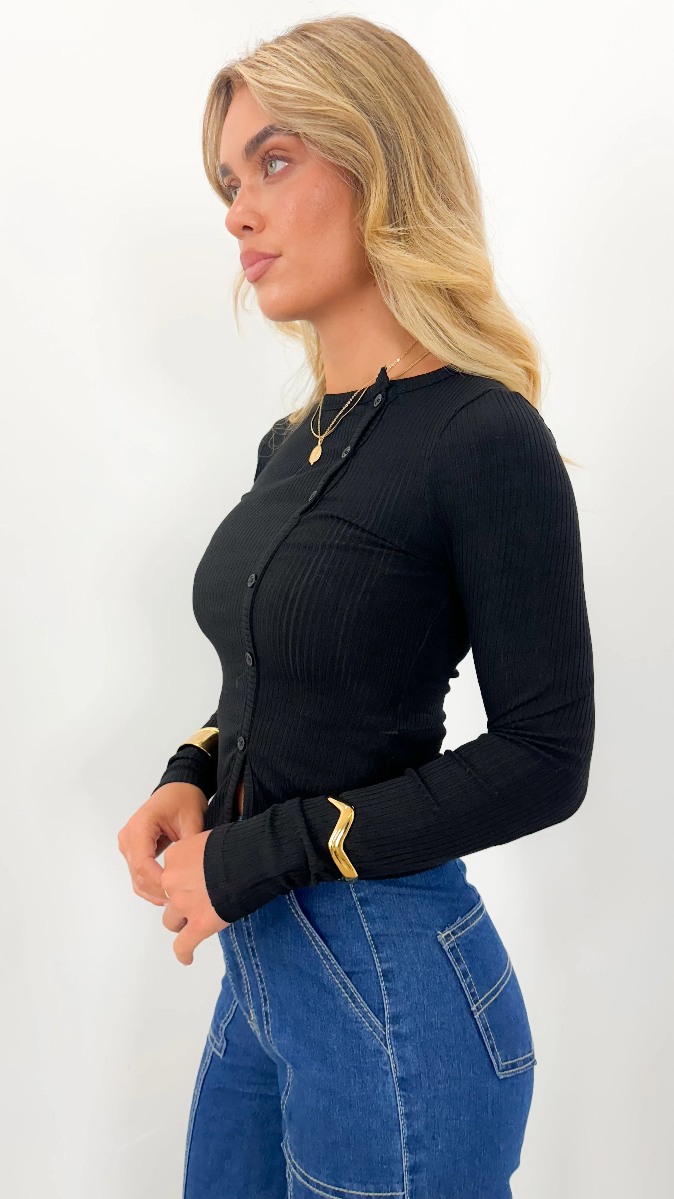 FREYA BUTTON LIGHT WEIGHT KNIT TOP - BLACK