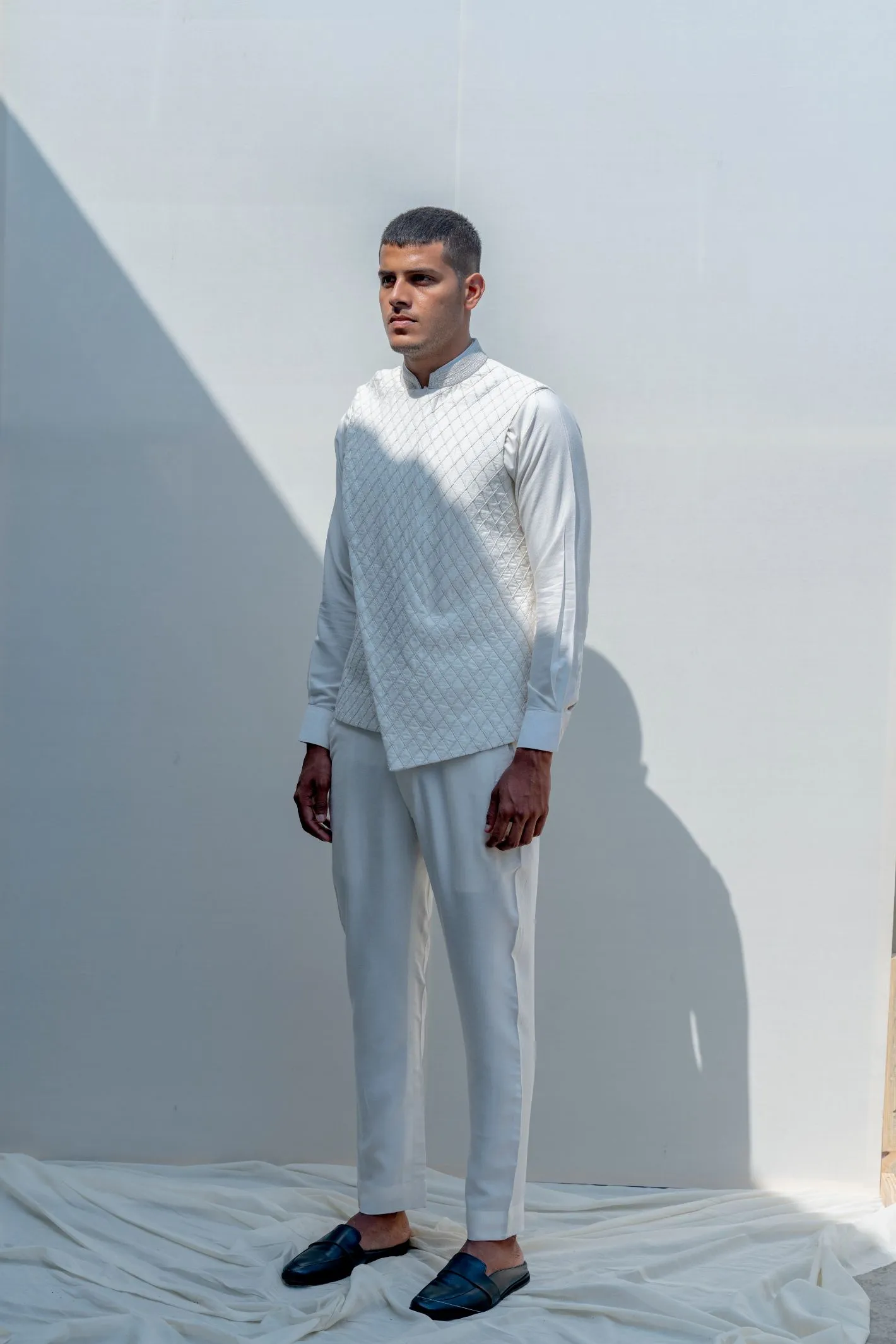 Gitano - Off-White Embroidered Nehru Jacket with Kurta Set
