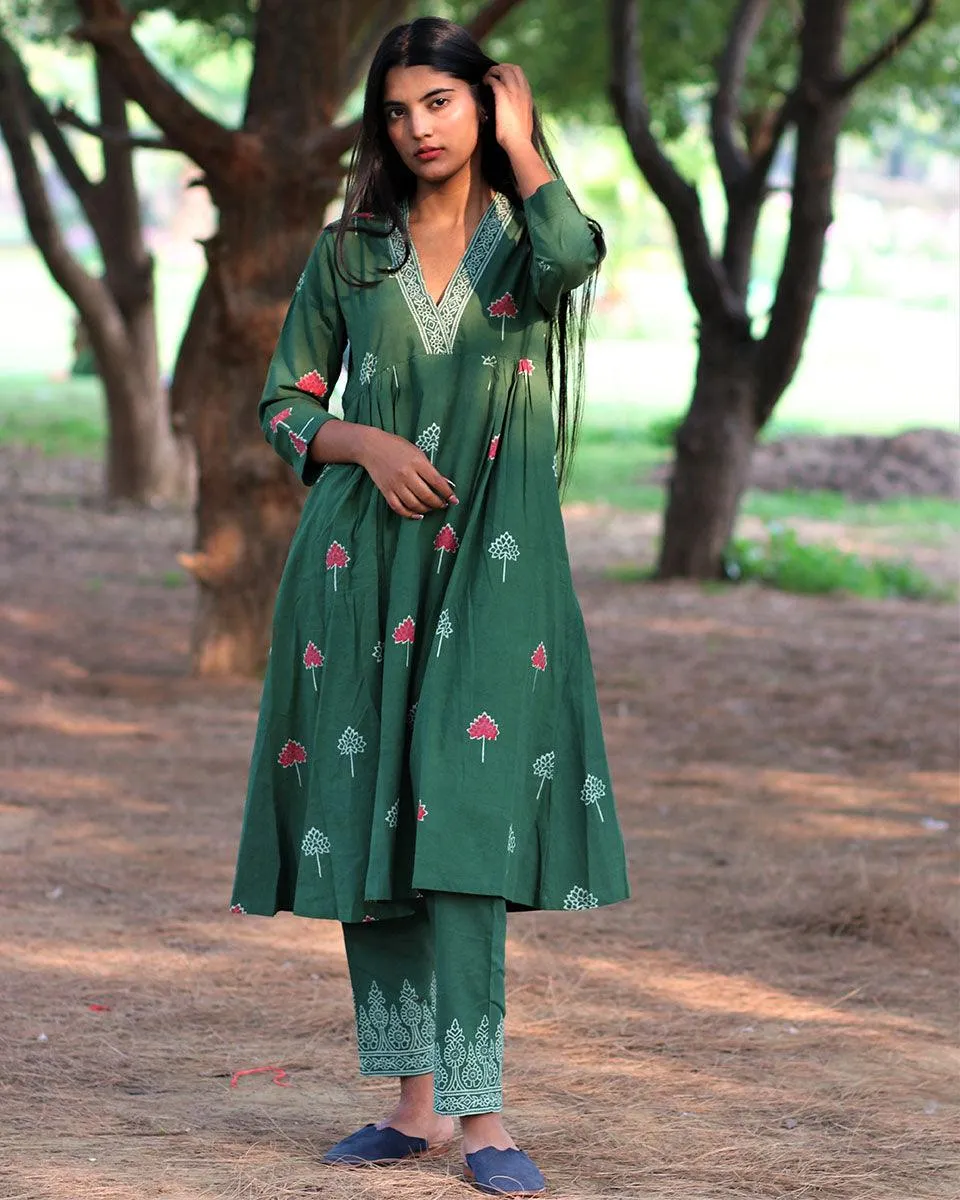 Green Handprinted Pure Cotton Kurti Set Of 2-Slow