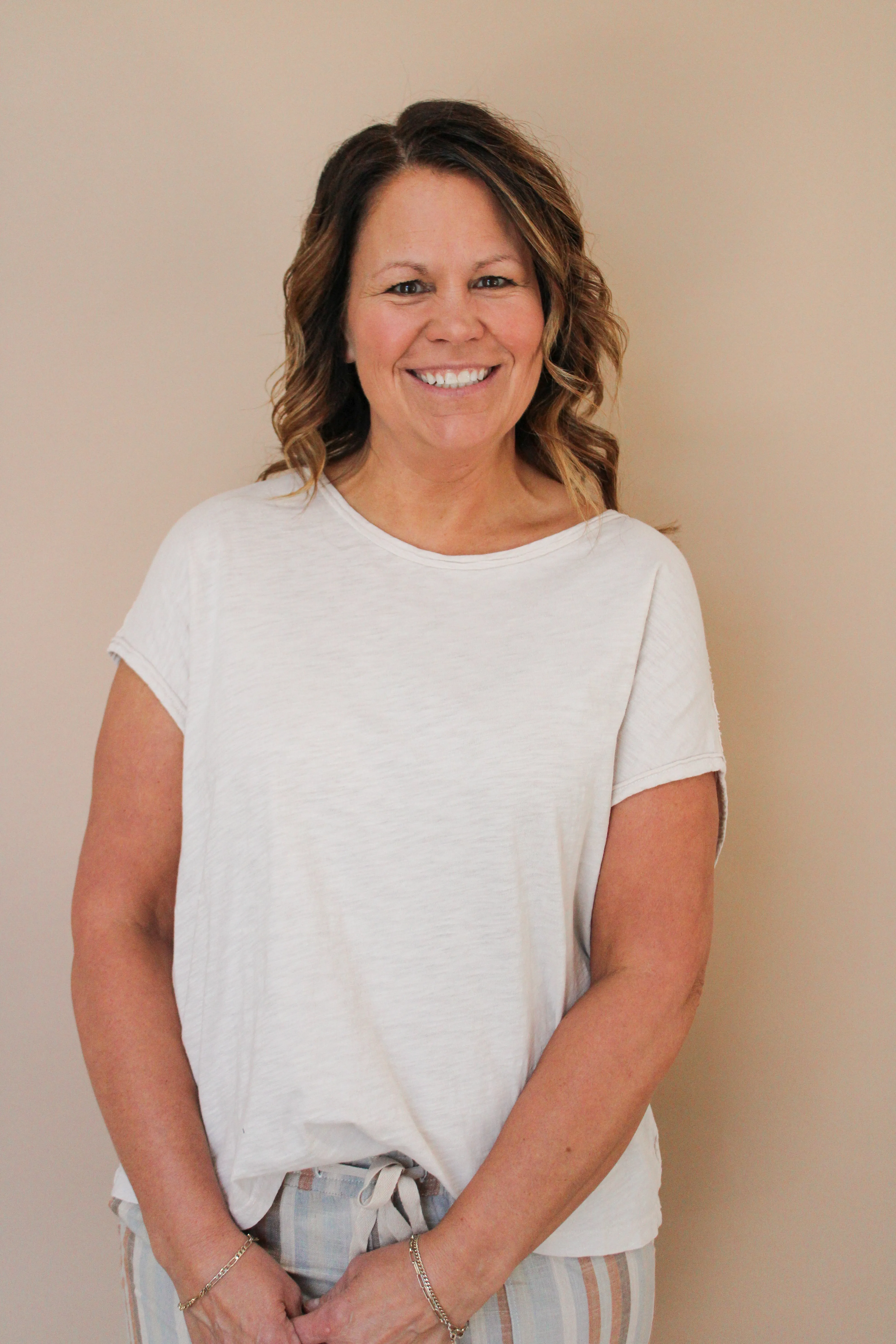 JOSALYN CAPPED SLEEVE SHORT SLEEVE TOP 2 COLOR OPTIONS