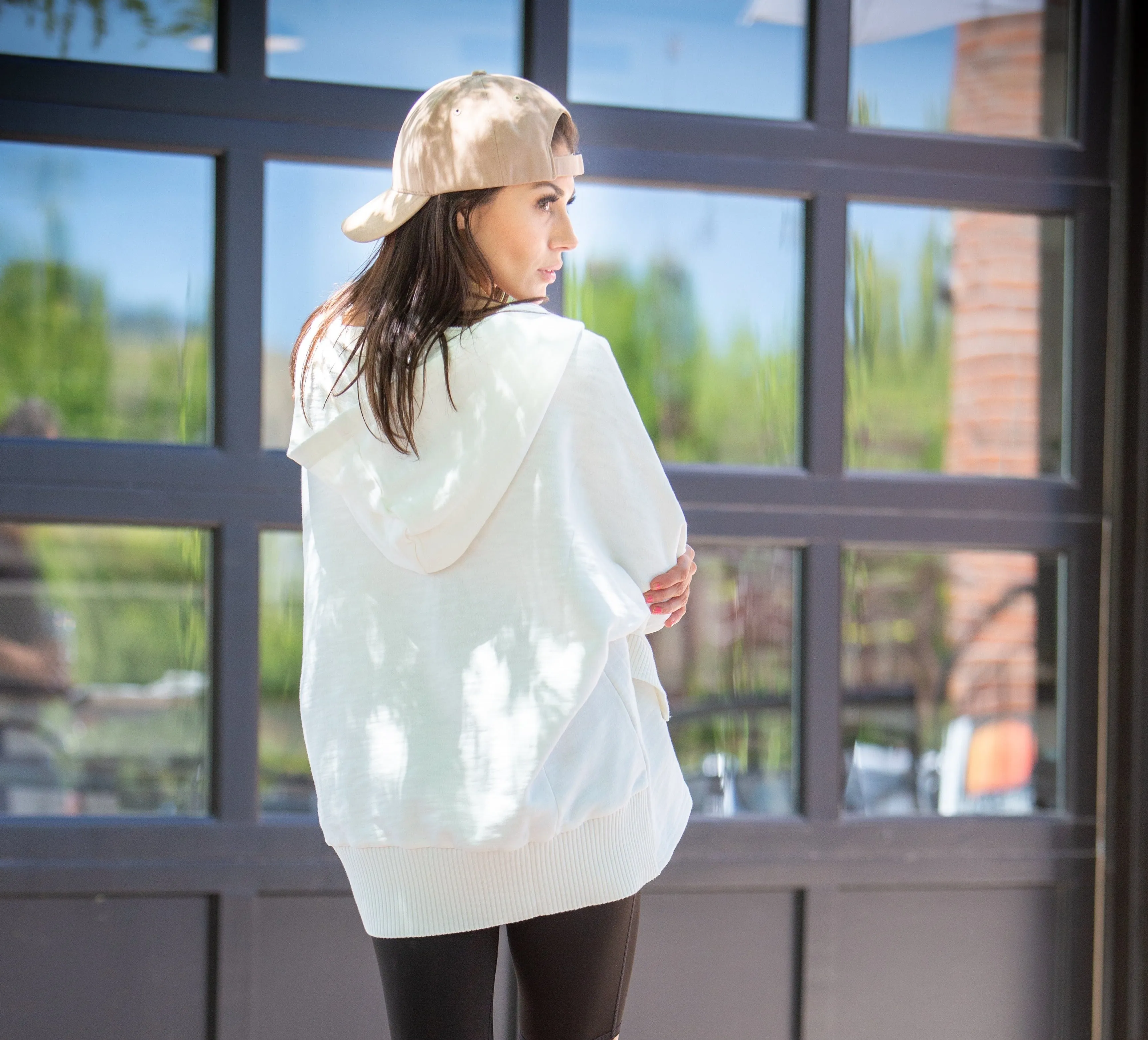 JUNIPER HOODED PULLOVER