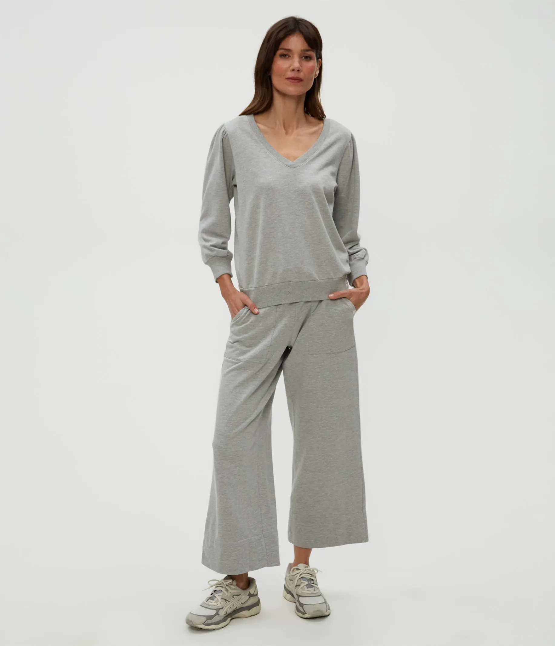Kit V-Neck Sweatshirt
