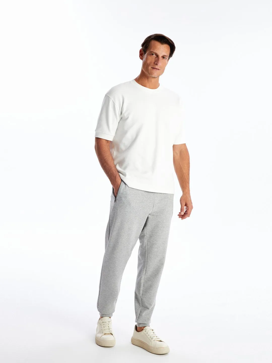 LCWAIKIKI Classic

New Black Standard Fit Men's Jogger Sweatpants