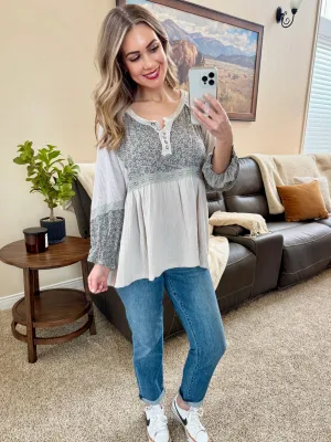 Long Sleeve Blouse with Floral Contrast in Pale Grey