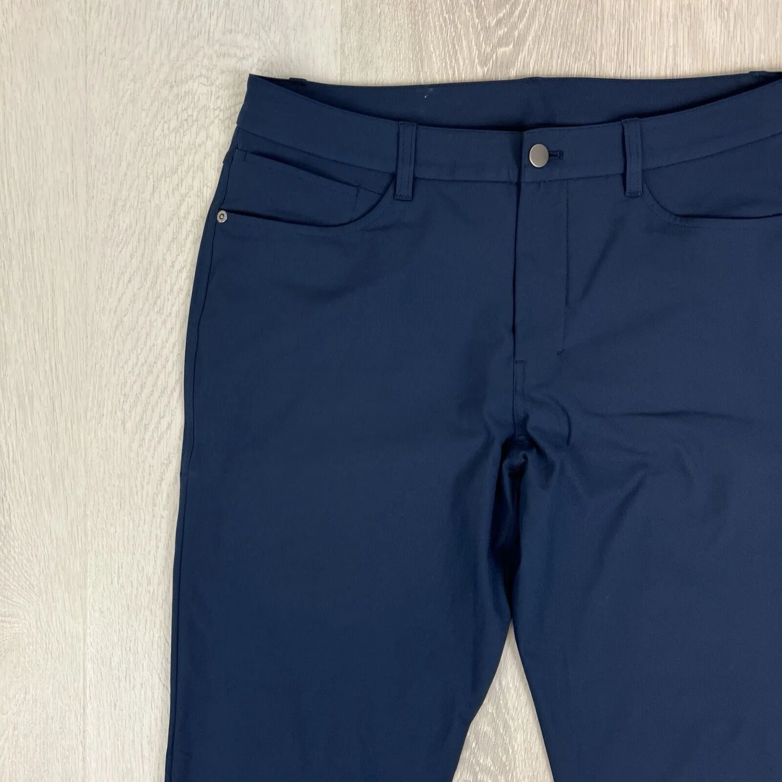 Lululemon Men’s Navy Blue Tapered Casual Pants Size 32