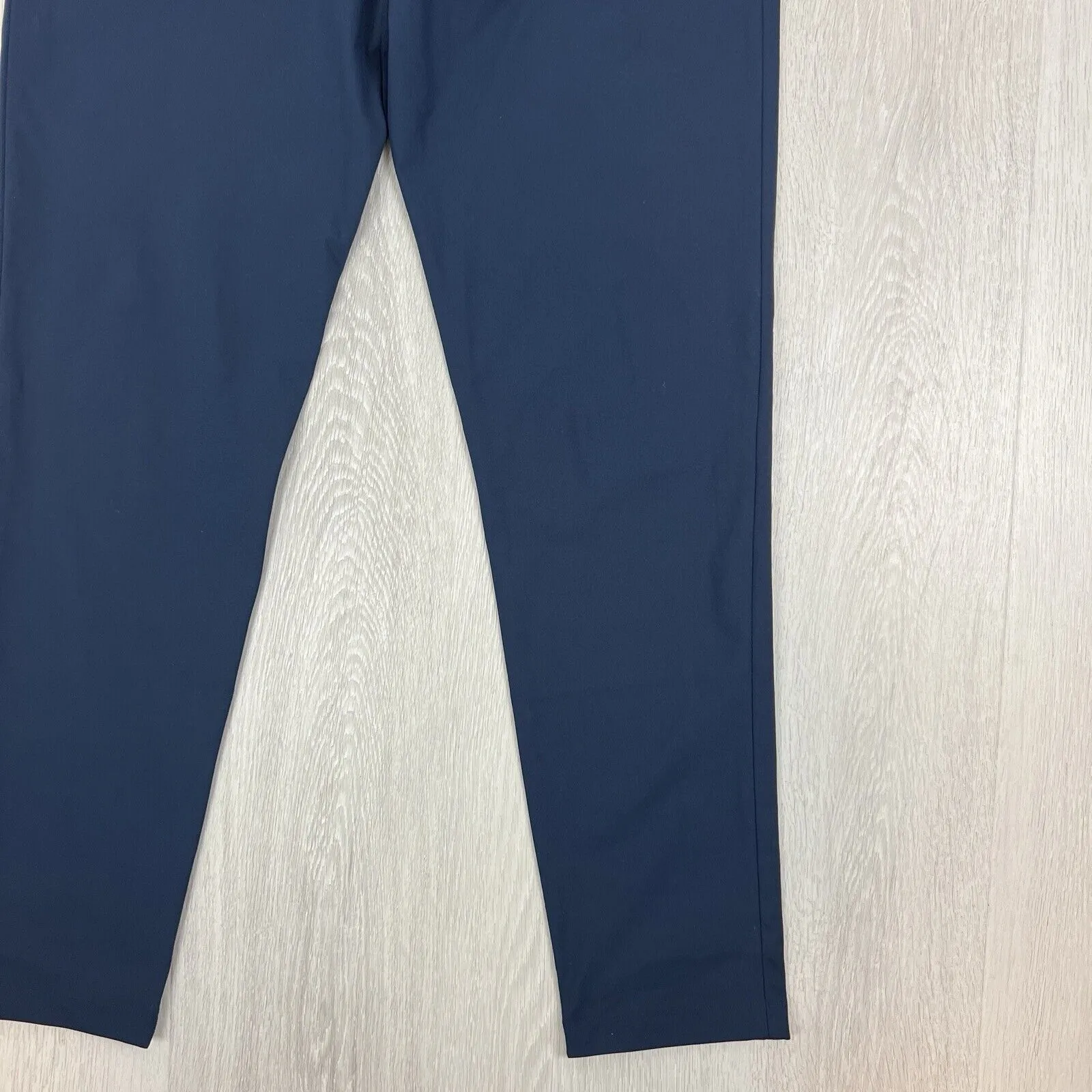 Lululemon Men’s Navy Blue Tapered Casual Pants Size 32
