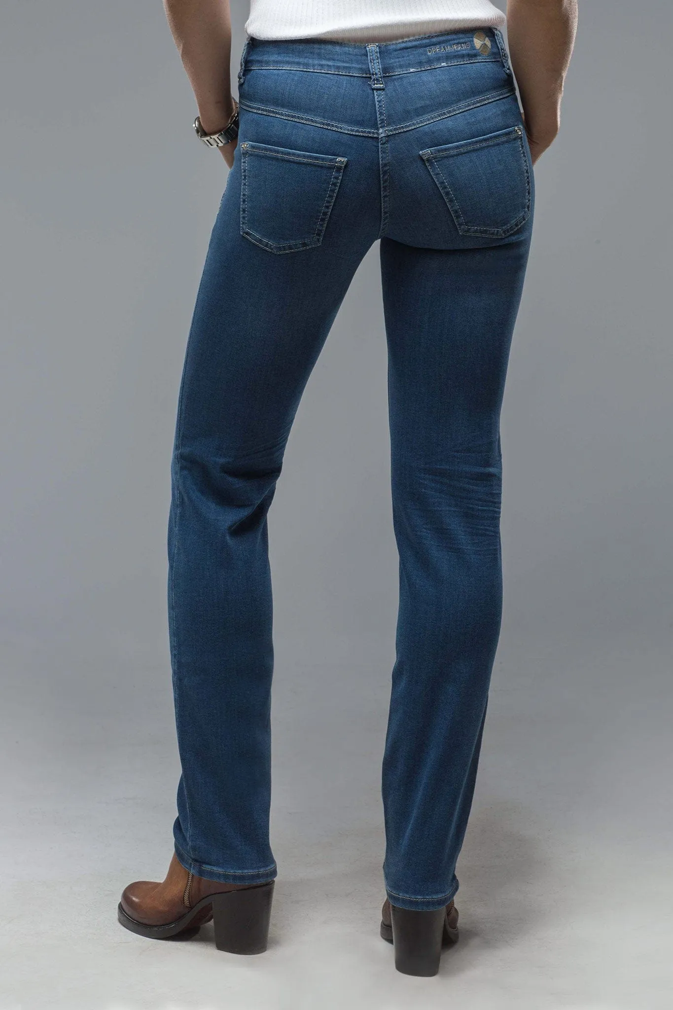 MAC Dream Straight in Medium Blue