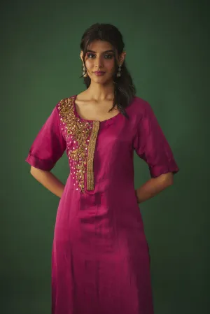 MAGENTA PINK EMBROIDERED KURTA AND PANTS SET