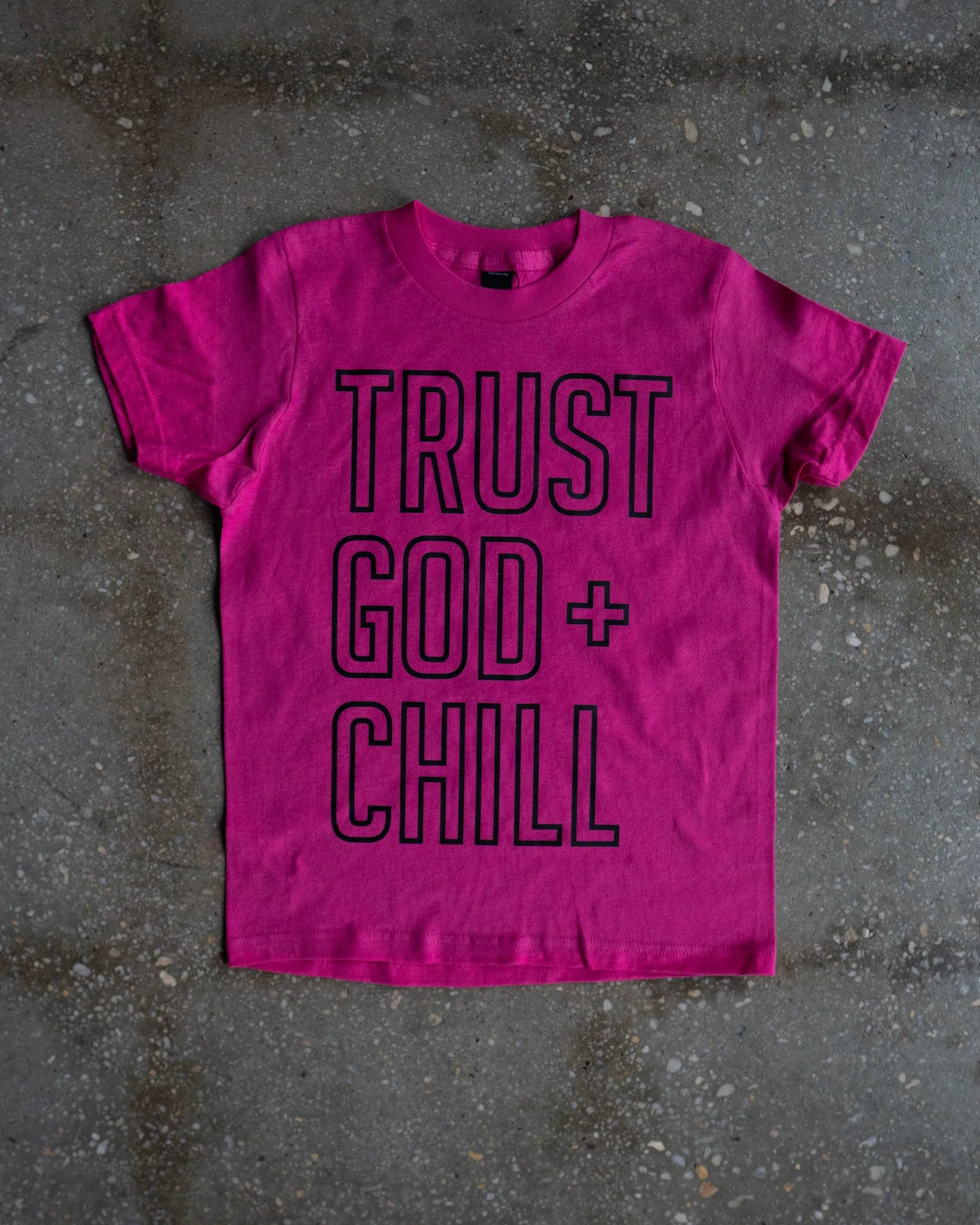 Outline Trust God   Chill Kids T-shirt