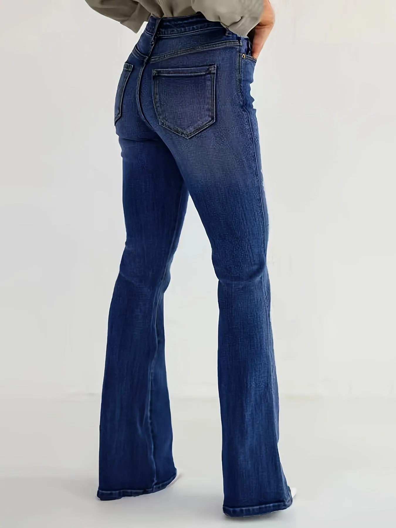 Women’s Slim-Fit Stretch Denim Jeans – Mid-Rise Flare Pants with Slant Pockets