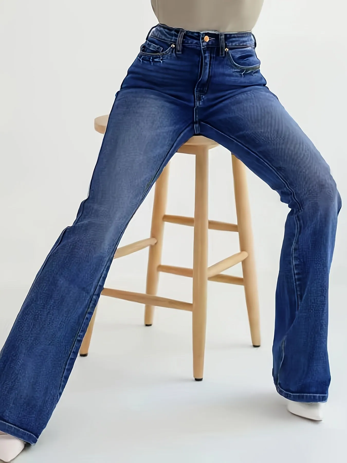 Women’s Slim-Fit Stretch Denim Jeans – Mid-Rise Flare Pants with Slant Pockets