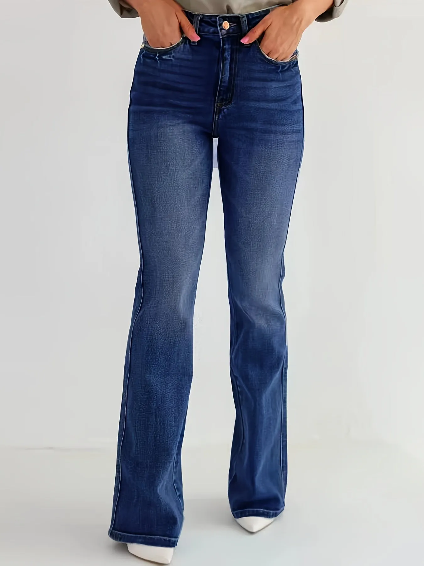Women’s Slim-Fit Stretch Denim Jeans – Mid-Rise Flare Pants with Slant Pockets